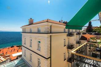 Thumbnail von Wohnung mit Meerblick in historischer Villa nahe dem Meer