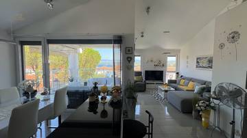 Thumbnail von Apartment with sea view + studio with garden