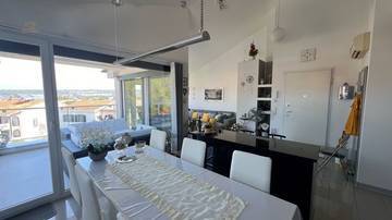 Thumbnail von Apartment with sea view + studio with garden