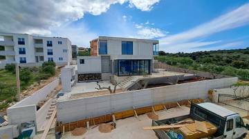 Thumbnail von Modern villa with pool and sea view, Rogoznica region
