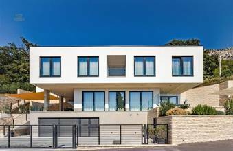 Thumbnail von Modern villa with swimming pool and beautiful sea view