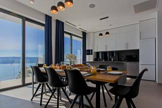 Thumbnail von Modern villa with swimming pool and beautiful sea view