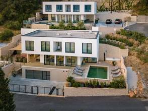 Thumbnail von Modern villa with swimming pool and beautiful sea view