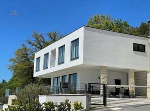 Thumbnail von Modern villa with swimming pool and beautiful sea view