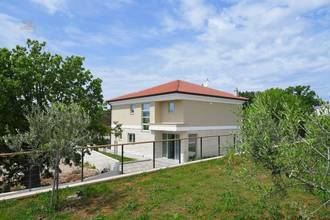Thumbnail von Attraktive Villa mit Pool und Blick auf das Meer