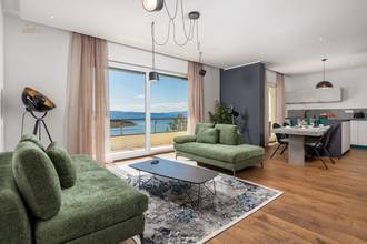 Thumbnail von Modern villa with swimming pool and beautiful sea view