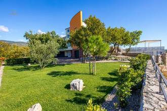 Thumbnail von Modern villa with swimming pool and beautiful sea view