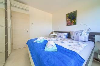 Thumbnail von Moderne Luxusvilla mit Swimmingpool und Meerblick, Region Krk, Insel Krk