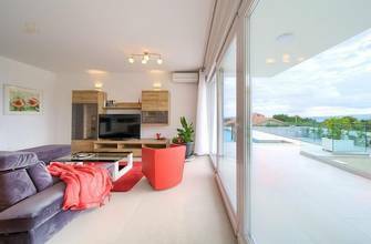 Thumbnail von Moderne Luxusvilla mit Swimmingpool und Meerblick, Region Krk, Insel Krk