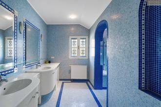 Thumbnail von Majestic villa with indoor pool and elevator in prime location
