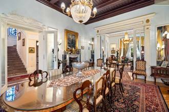 Thumbnail von Majestic villa with indoor pool and elevator in prime location