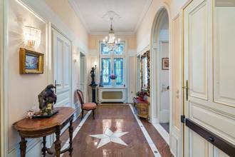 Thumbnail von Majestic villa with indoor pool and elevator in prime location
