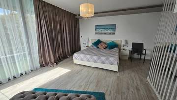 Thumbnail von Modern villa with swimming pool and sea view
