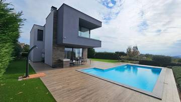 Thumbnail von Modern villa with swimming pool and sea view