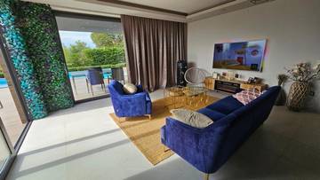 Thumbnail von Modern villa with swimming pool and sea view