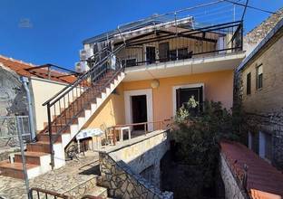 Thumbnail von Stone house in the city center