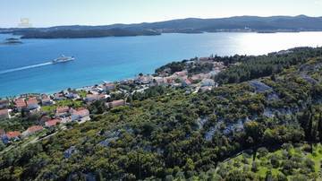 Thumbnail von Large property with beautiful sea view