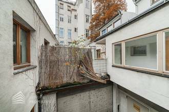 Thumbnail von Bestandsfreies Gründerzeit-Zinshaus mit bewilligtem Ausbau-Potential, Nähe Wilhelminenberg