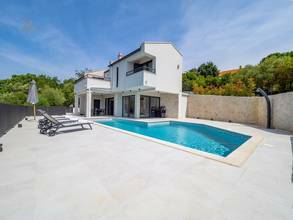 Thumbnail von Moderne Villa mit mediterranen Elementen und Swimmingpool in ruhiger Umgebung, Region Vrbnik