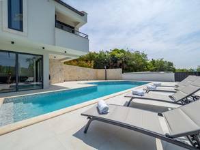 Thumbnail von Moderne Villa mit mediterranen Elementen und Swimmingpool in ruhiger Umgebung, Region Vrbnik