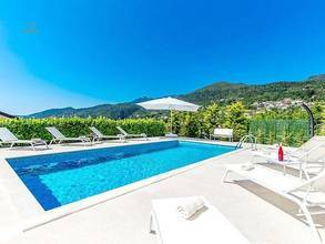 Thumbnail von Villa mit Pool und schönem Meerblick