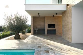 Thumbnail von Luxuriöse Villa mit Swimmingpool und Meerblick