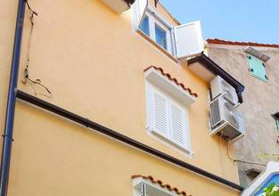 Thumbnail von Townhouse with two apartments near the sea