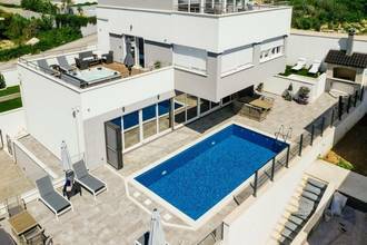 Thumbnail von Villa with pool, rooftop terrace, and sea view