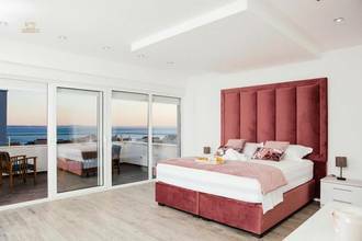 Thumbnail von Villa with pool, rooftop terrace, and sea view