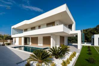 Thumbnail von Traumhafte Villa mit Swimmingpool in ruhiger Lage