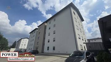 Thumbnail von Well-maintained 3-room apartment with balcony & carport!