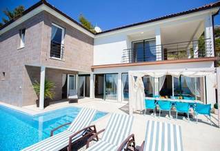 Thumbnail von Two modern villas on a property - with a beautiful sea view