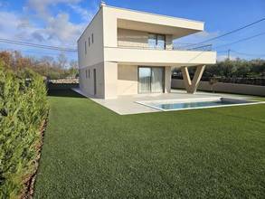 Thumbnail von Moderne Villa mit Pool in ruhiger Lage
