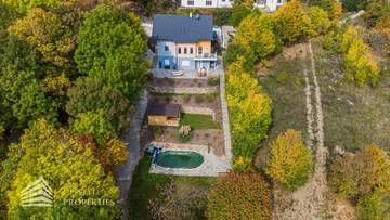 Thumbnail von Modernes, möbliertes Einfamilienhaus mit Garten und Pool in Ruhelage
