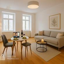 Großzügige 2-Zimmer-Wohnung mit loftartiger Wohnküche und durchdachtem Wohnkonzept