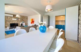 Thumbnail von Semi-detached house with pool near the sea