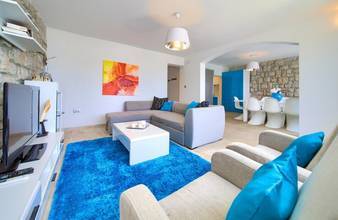 Thumbnail von Semi-detached house with pool near the sea