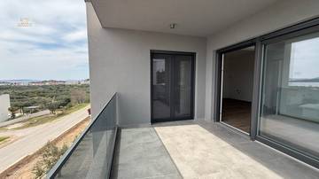 Thumbnail von New semi-detached house with pool and sea view