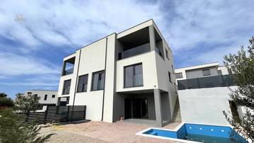 Thumbnail von New semi-detached house with pool and sea view