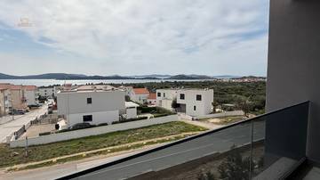 Thumbnail von New semi-detached house with pool and sea view