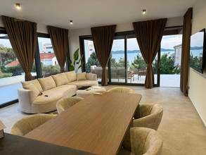 Thumbnail von Luxuriöses Apartment im Erdgeschoss - mit privatem Garten und Pool