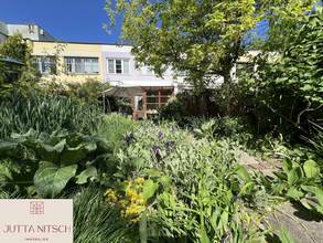 Thumbnail von Gut geschnittenes Reihenhaus im Split-Level mit blühendem Garten - Gumpoldskirchen