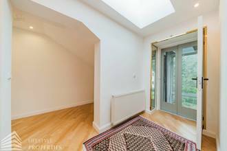 Thumbnail von Luxurious 12-room villa with wellness area near Gersthof