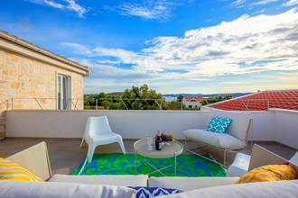 Thumbnail von Moderne Villa mit mediterranen Elementen nahe dem Meer