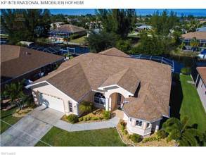 ***EFH in Cape Coral - großzügig geschnitten mit Pool und Wintergarten***