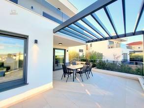 Thumbnail von Modern villa with sea view