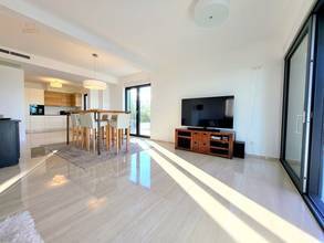 Thumbnail von Modern villa with sea view