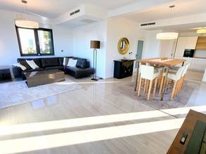 Thumbnail von Modern villa with sea view