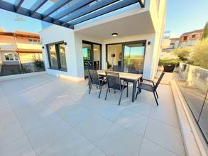 Thumbnail von Modern villa with sea view
