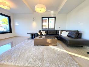Thumbnail von Modern villa with sea view